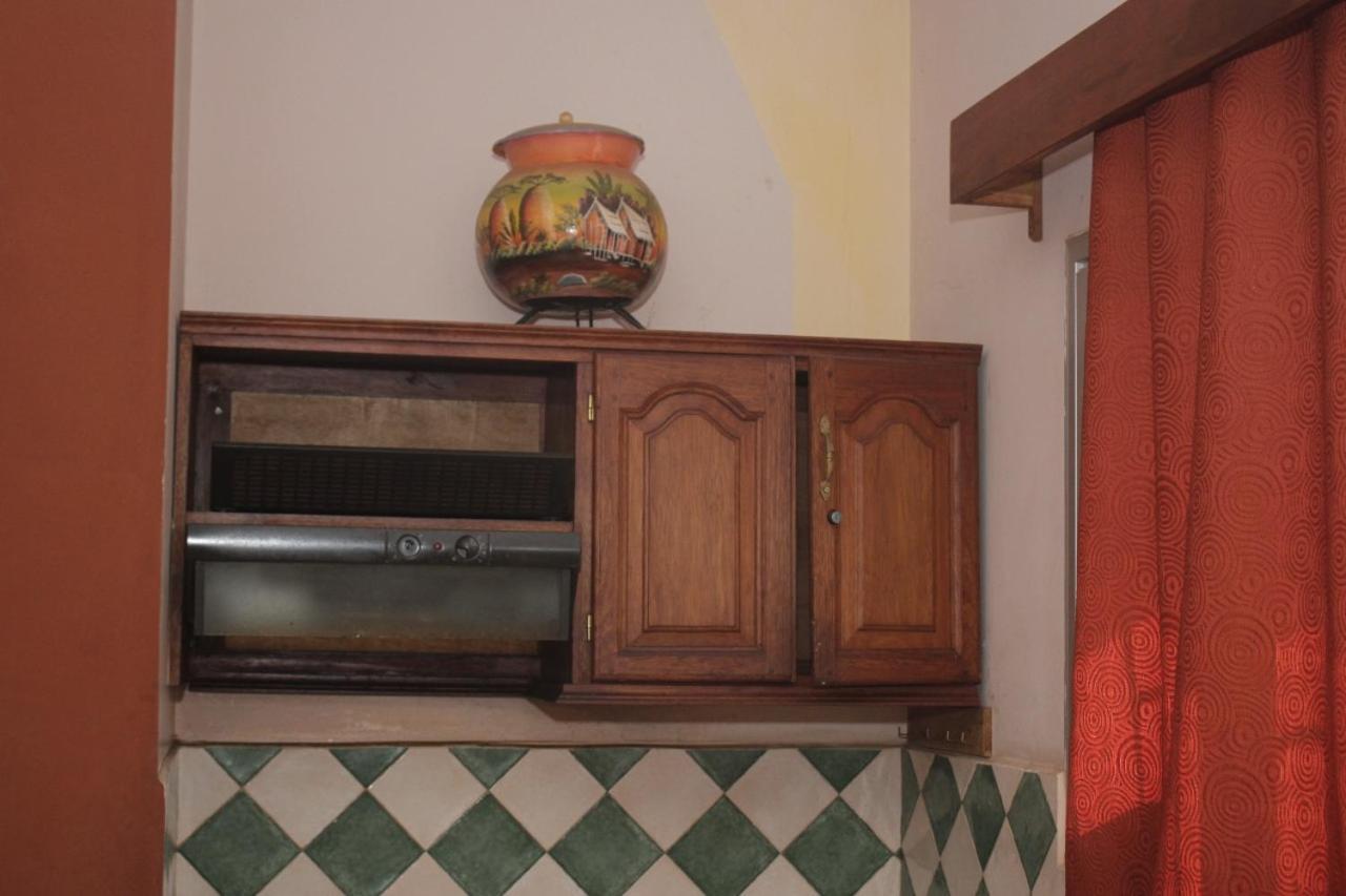 Central Hotel Antsiranana Habitación foto